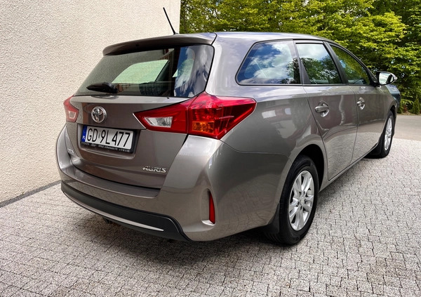 Toyota Auris cena 29999 przebieg: 240000, rok produkcji 2013 z Gdynia małe 172